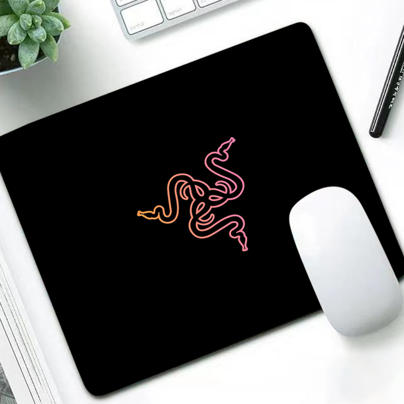 Gaming Keyboard Easy To Clean - Razer Luxe Muismat Anime Gamer Bureaumat
